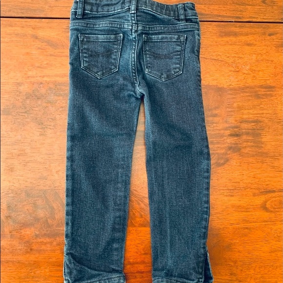 Baby Gap, Skinny Fit Jeans with button accents, size 4T - Picture 2 of 8